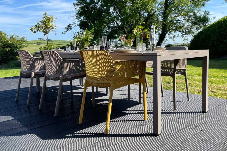 table nardi sur terrasse