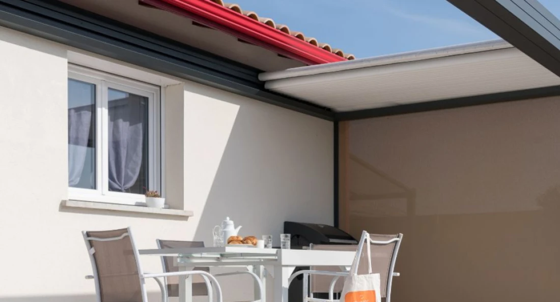 Pergola &agrave; toile r&eacute;tractable