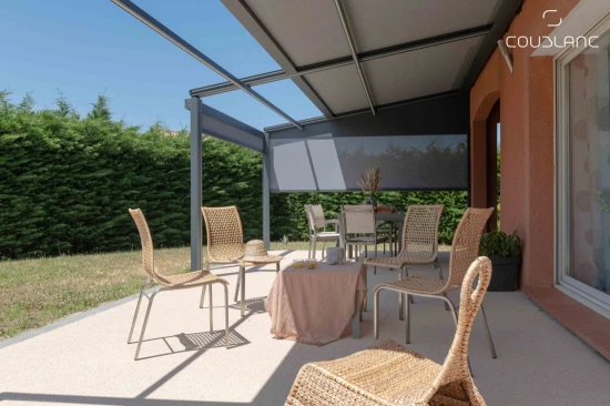 Pergola adoss&eacute;e