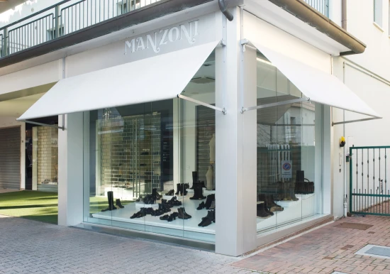 Donner du cachet &agrave; votre devanture avec un store banne