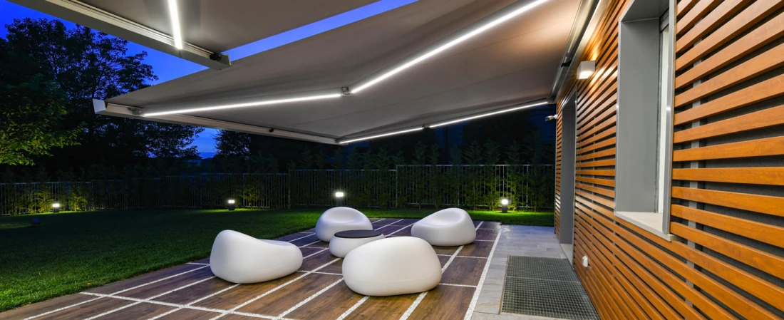 un store ext&eacute;rieur s'utilise aussi la nuit pour s'abriter de l'humidit&eacute;