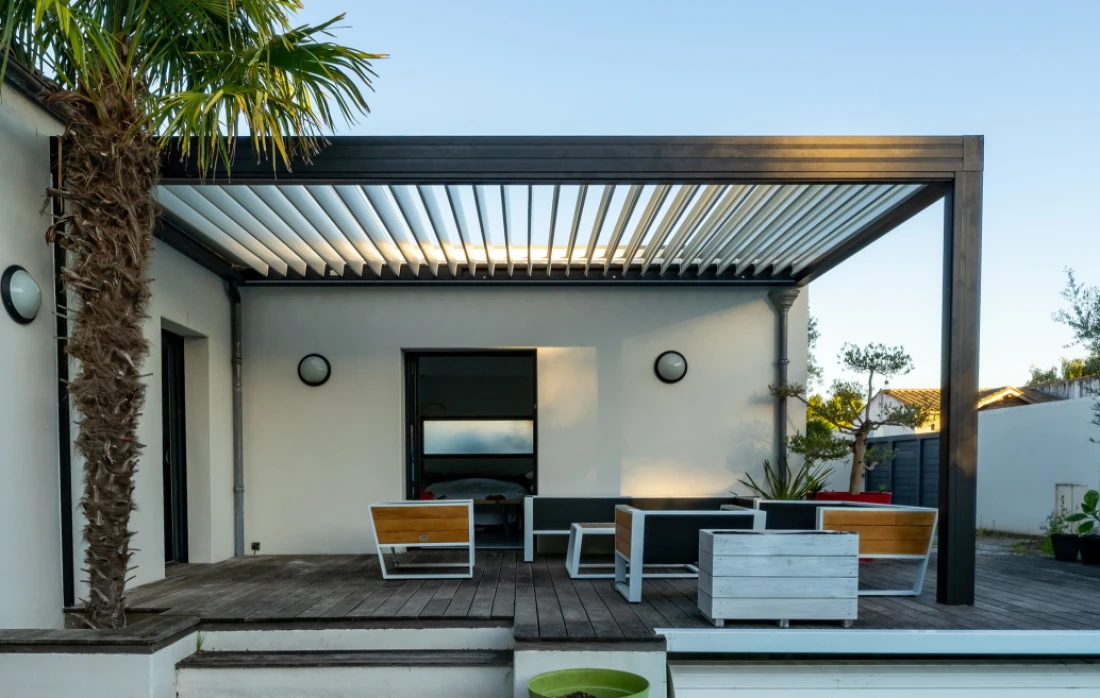 Pergola aluminium &agrave; lames orientables