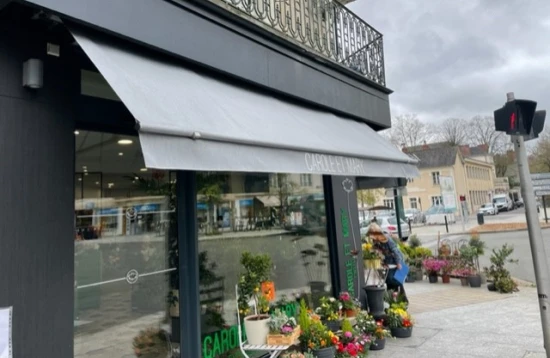 Le store prot&egrave;ge vos produits