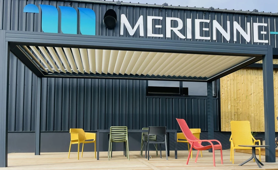 L'entreprise Merienne installe votre pergola bioclimatique &agrave; Laval