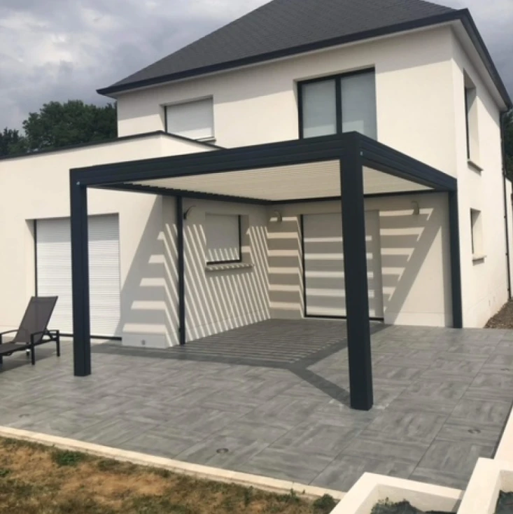 pergola adoss&eacute;e