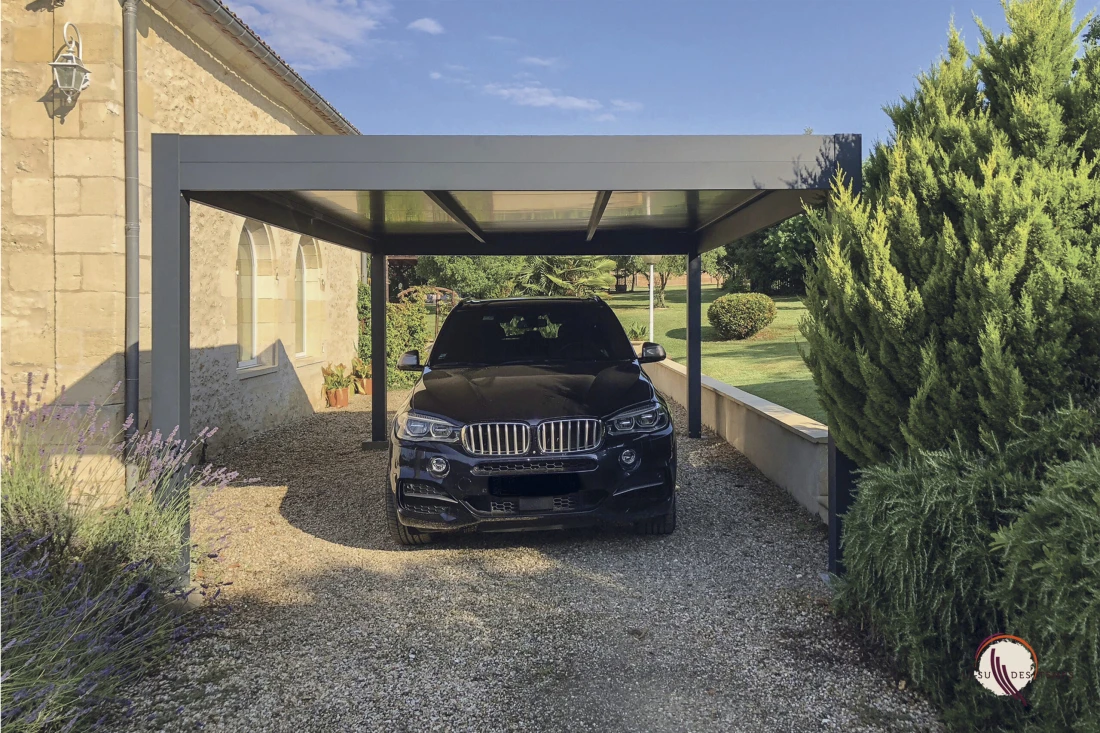 Carport autoport&eacute;